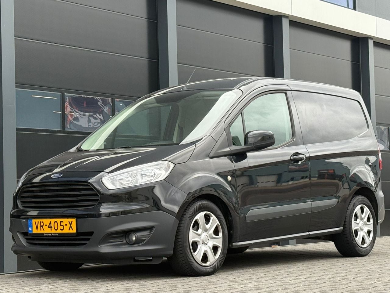 Ford Transit Courier - Van 1.5 TDCI Navi Airco - AutoWereld.nl