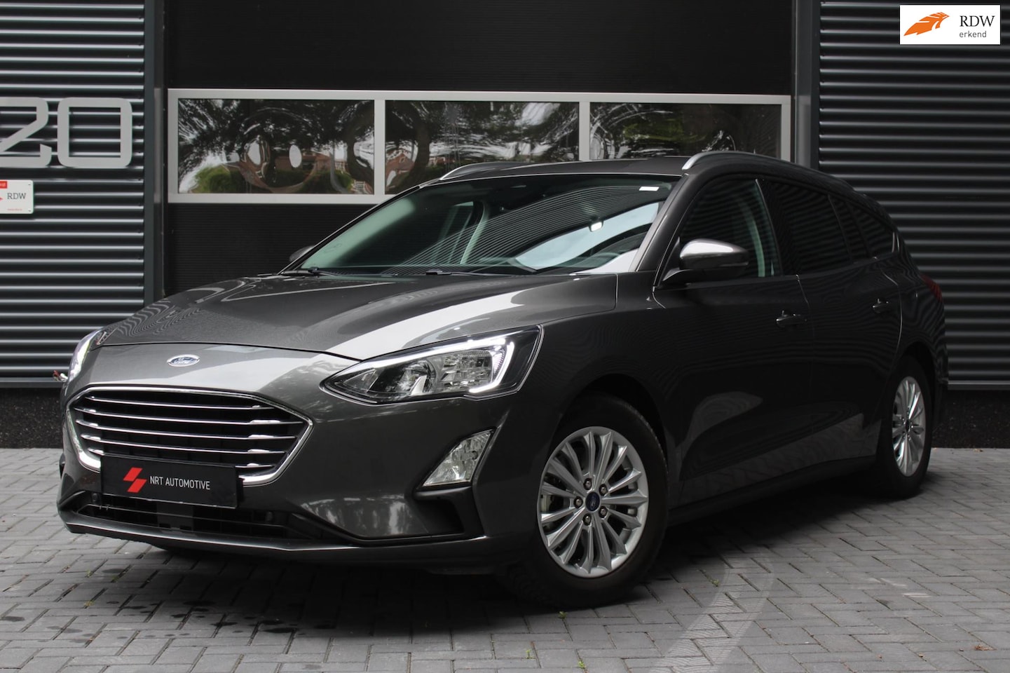 Ford Focus - 1.0 Titanium Business / Cruise / Keyless / Clima / Apple carplay - AutoWereld.nl