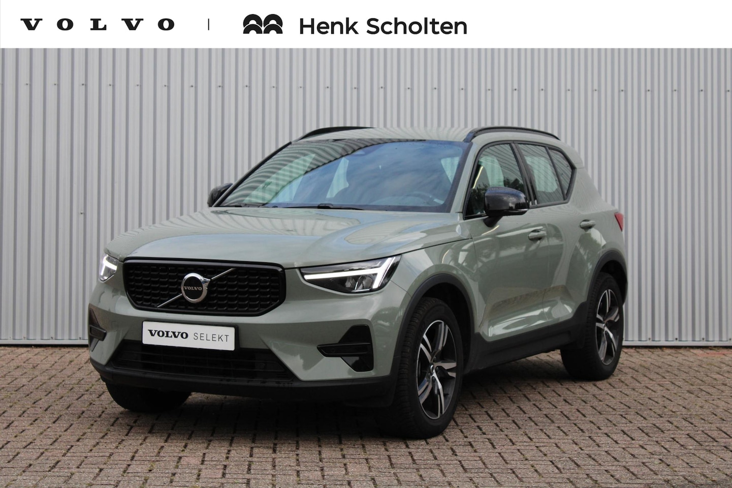 Volvo XC40 - 2.0 B4 Plus Dark | Achteruitrijcamera | Voorruit verwarming | Stoelverwarming | Stuurwiel - AutoWereld.nl