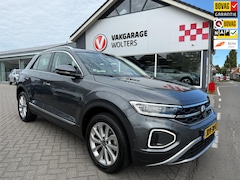 Volkswagen T-Roc - 1.5 TSI Style Automaat RIJKLAAR