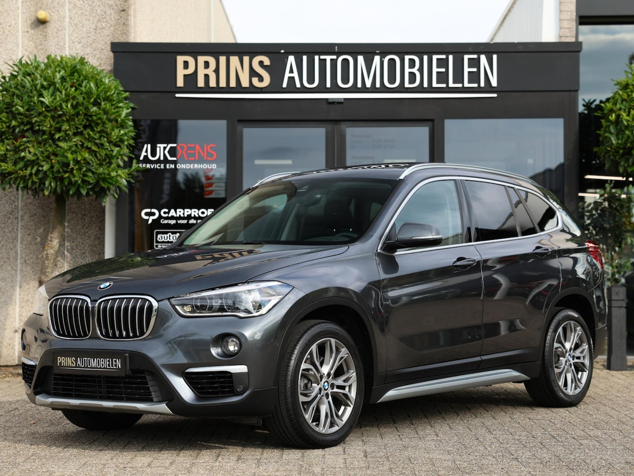 BMW X1 - sDrive18i X-Line|Pano|Keyless|Trekhaak - AutoWereld.nl