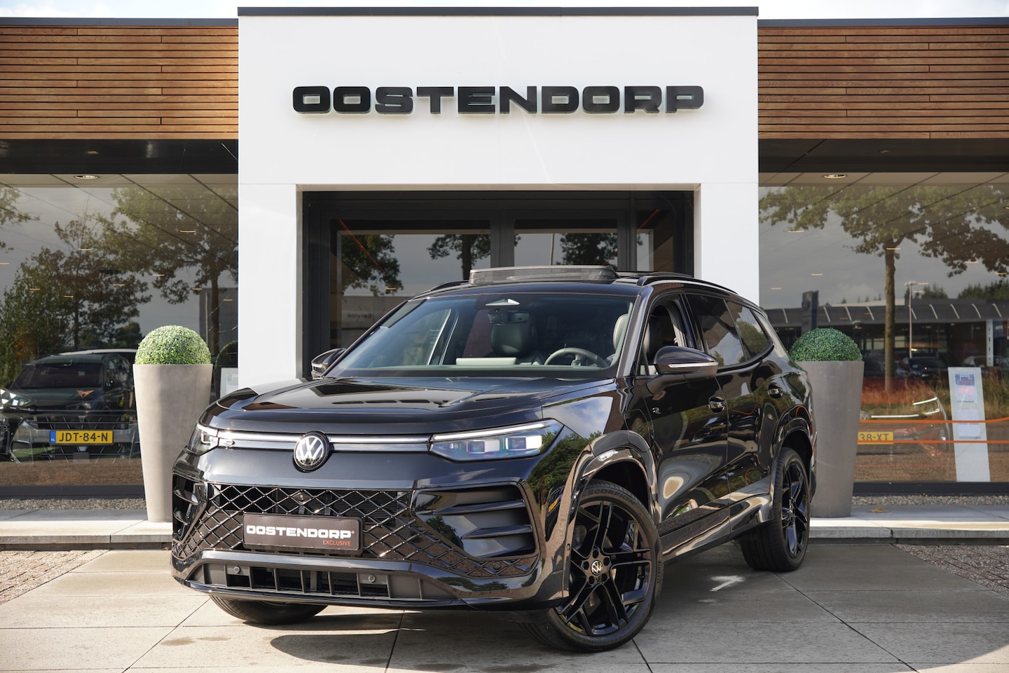 Volkswagen Tayron - 1.5/272pk eHybrid R-Line Blackstyle VOL|2025|Panoramadak|Trekhaak|Leer+Verwarming+Ventilat - AutoWereld.nl