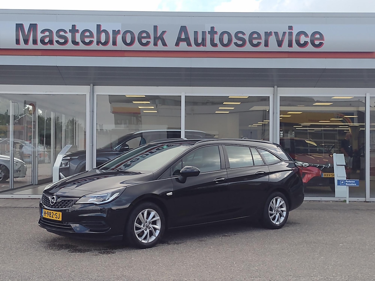 Opel Astra Sports Tourer - 1.2 Edition Staat in Hardenberg - AutoWereld.nl