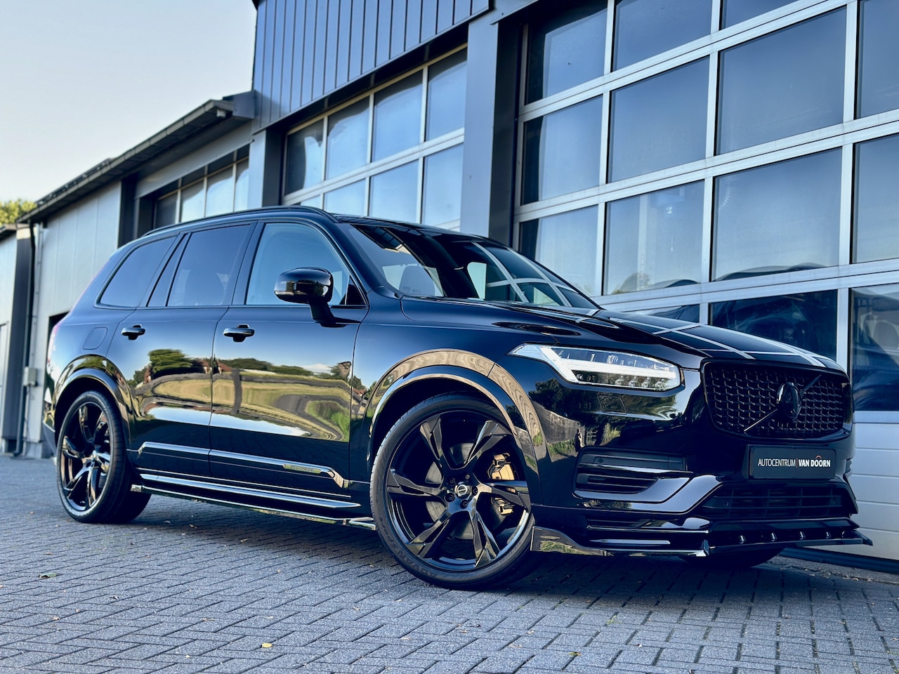 Volvo XC90 - 2.0 T8 Recharge | AWD | Dark Label | Panoramadak | Luchtvering | Adapt Cruise | Rondomzich - AutoWereld.nl