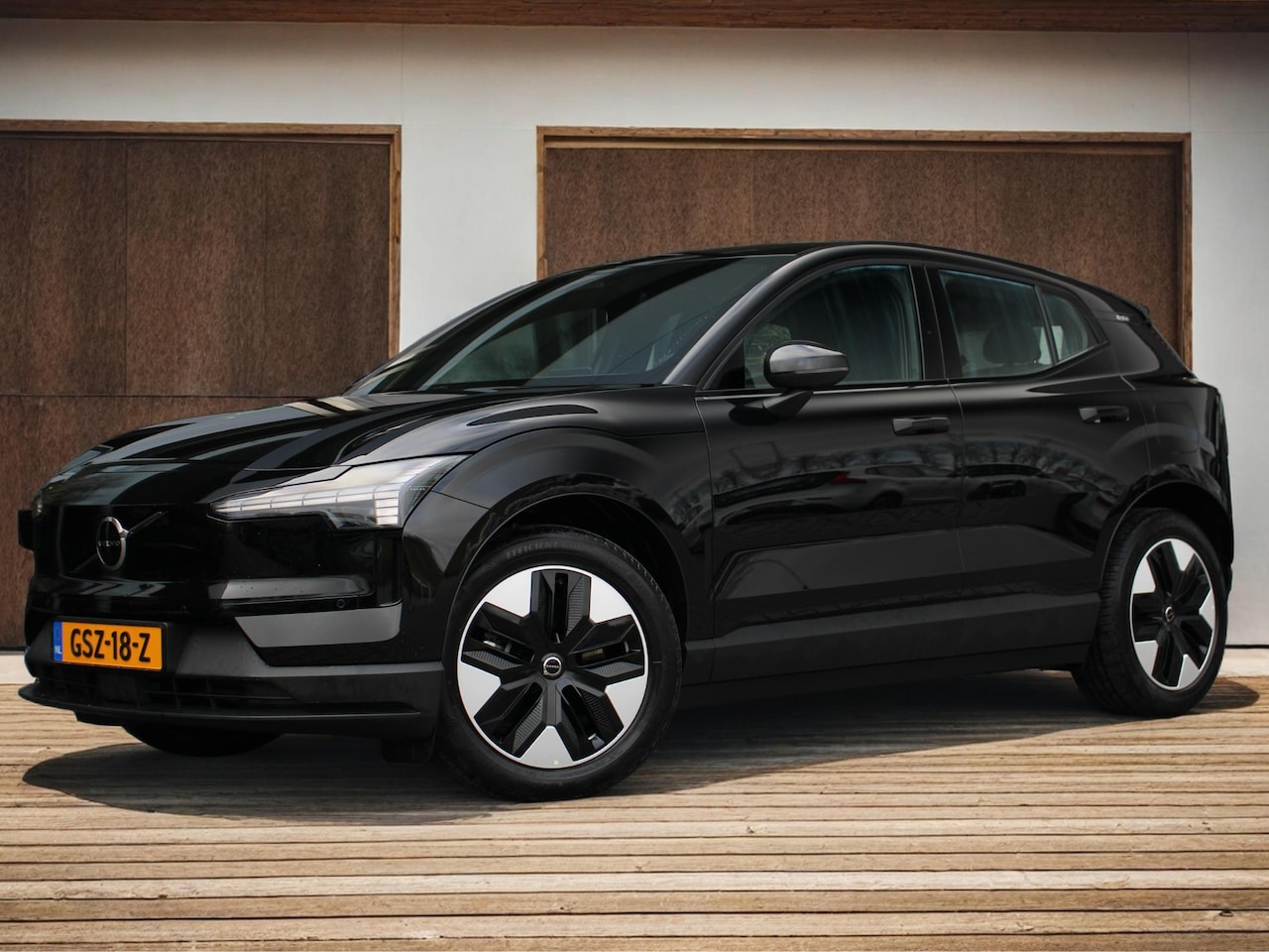 Volvo EX30 - Single Motor Plus 51 kWh | Climate Pack | BLIS | Stuur/Stoelverwarming | Harman/Kardon | C - AutoWereld.nl