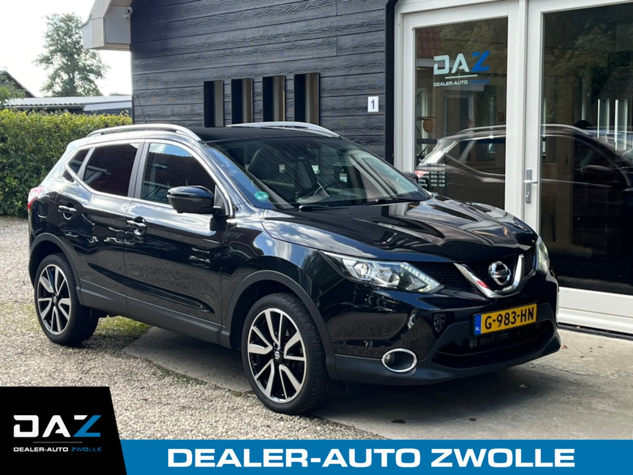 Nissan Qashqai - 1.2 Tekna Aut/Ecc/Navi/Pano/Trekhaak - AutoWereld.nl