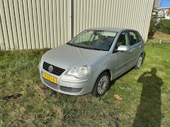Volkswagen Polo - 1.4-16V Comfortline