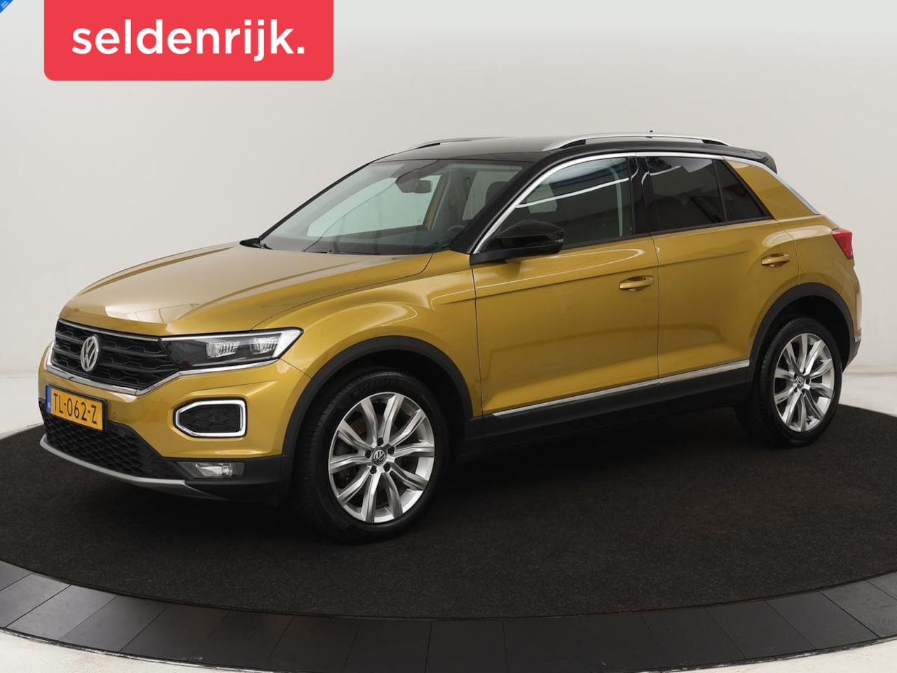 Volkswagen T-Roc - 1.0 TSI Style | Navigatie | Camera | LMV 18 inch | Carplay | Getint glas | Adaptieve cruis - AutoWereld.nl