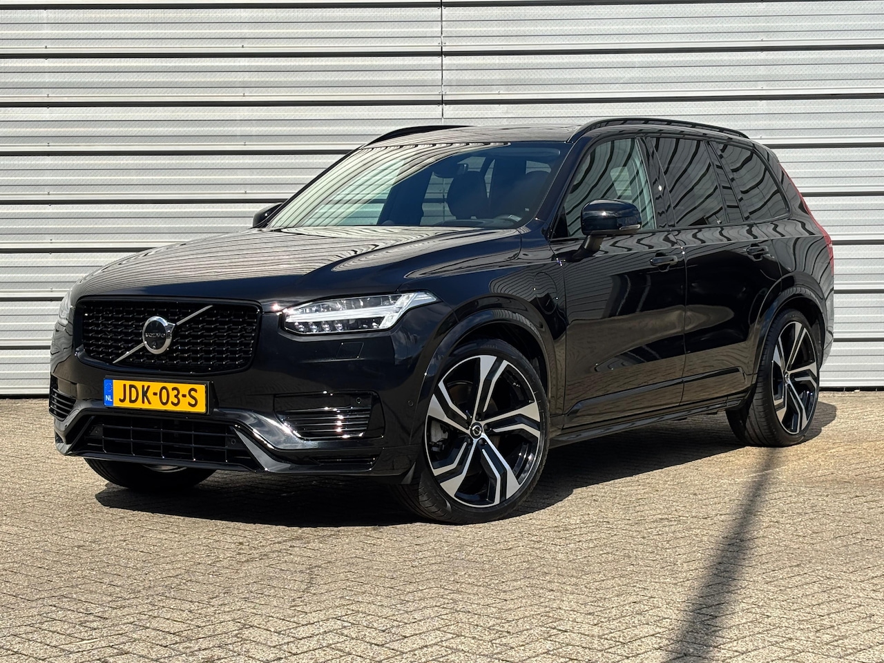 Volvo XC90 - T8 455PK AWD Ultra Dark | Massage | Luchtvering | Trekhaak | 22" | Gelaagd glas - AutoWereld.nl