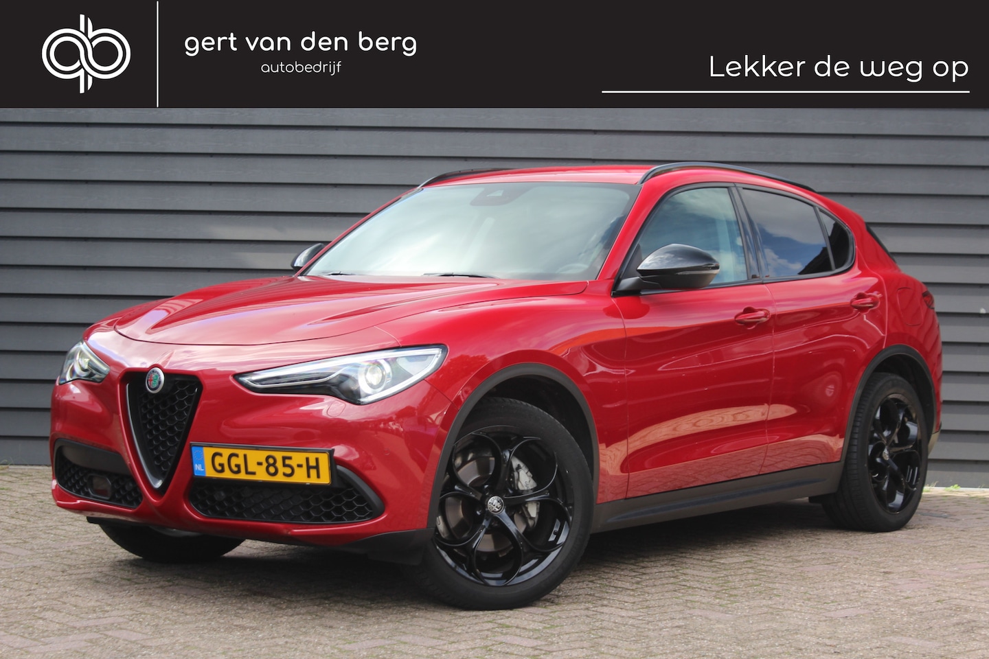 Alfa Romeo Stelvio - 2.0 T AWD B-Tech - 280PK - HALF LEDER - CARPLAY - CAMERA - 20 INCH - - AutoWereld.nl