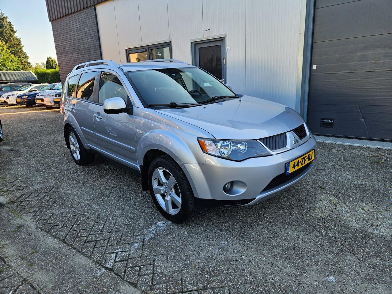 Mitsubishi Outlander - 2.4 Intense+ 7p Automaat 4WD - AutoWereld.nl