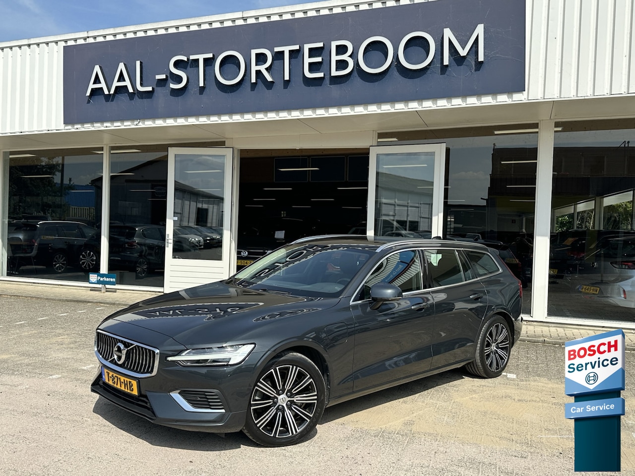 Volvo V60 - 2.0 T8 Twin Engine AWD Inscription | LED | Navi | Apple Carplay | Pano | PDC | Bluetooth | - AutoWereld.nl