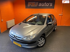 Peugeot 206 - 1.1 XR / 5 DEURS / APK 30-07-2026