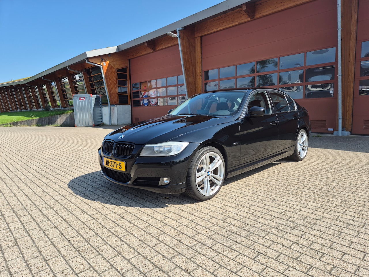 BMW 3-serie - 318i Business Line - AutoWereld.nl