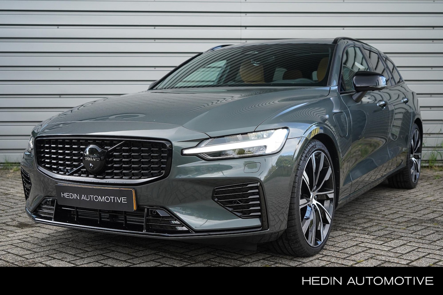 Volvo V60 - 2.0 T6 Plug-in hybrid AWD Plus Dark | Lounge Pakket | Premium Pakket | Lighting Pakket | F - AutoWereld.nl