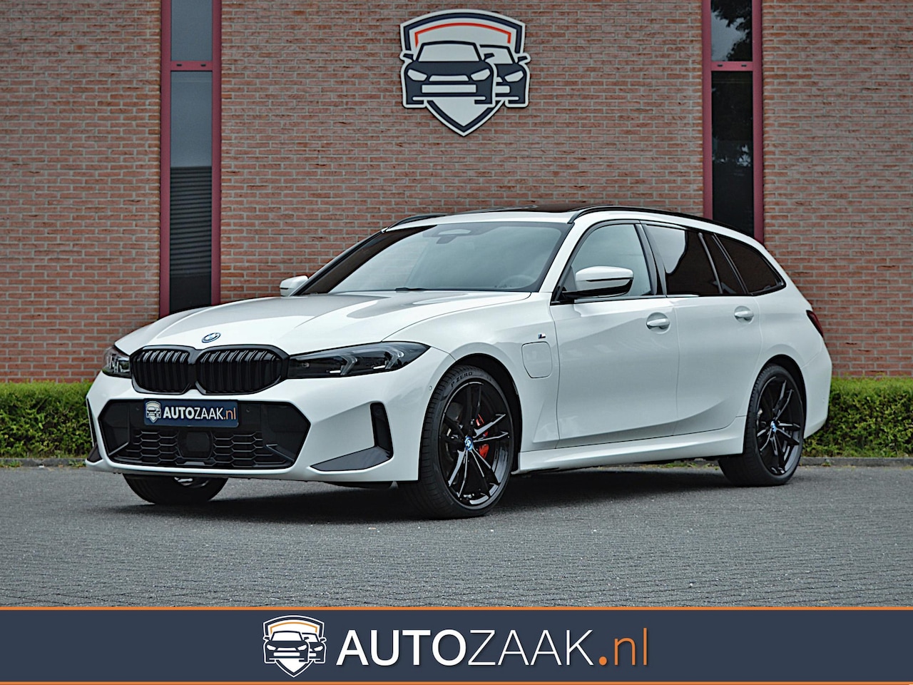 BMW 3-serie Touring - 330e Touring M Sport Pro Innovation - AutoWereld.nl