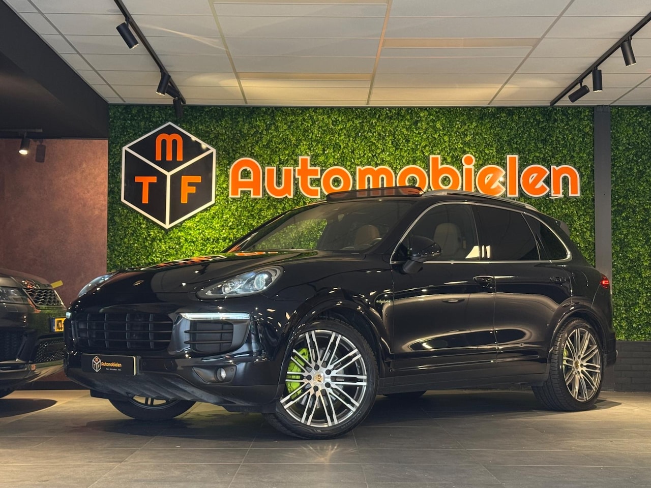 Porsche Cayenne - 3.0 S E-Hybrid 416 PK |BOSÉ|PANO|CHRONO|LUCHTVERING - AutoWereld.nl