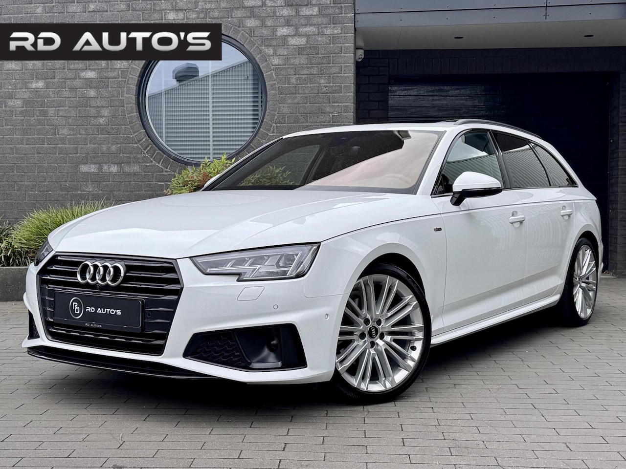 Audi A4 Avant - 35 TFSI Edition Sport S-Line Pano 360° Trekhaak Leder - AutoWereld.nl
