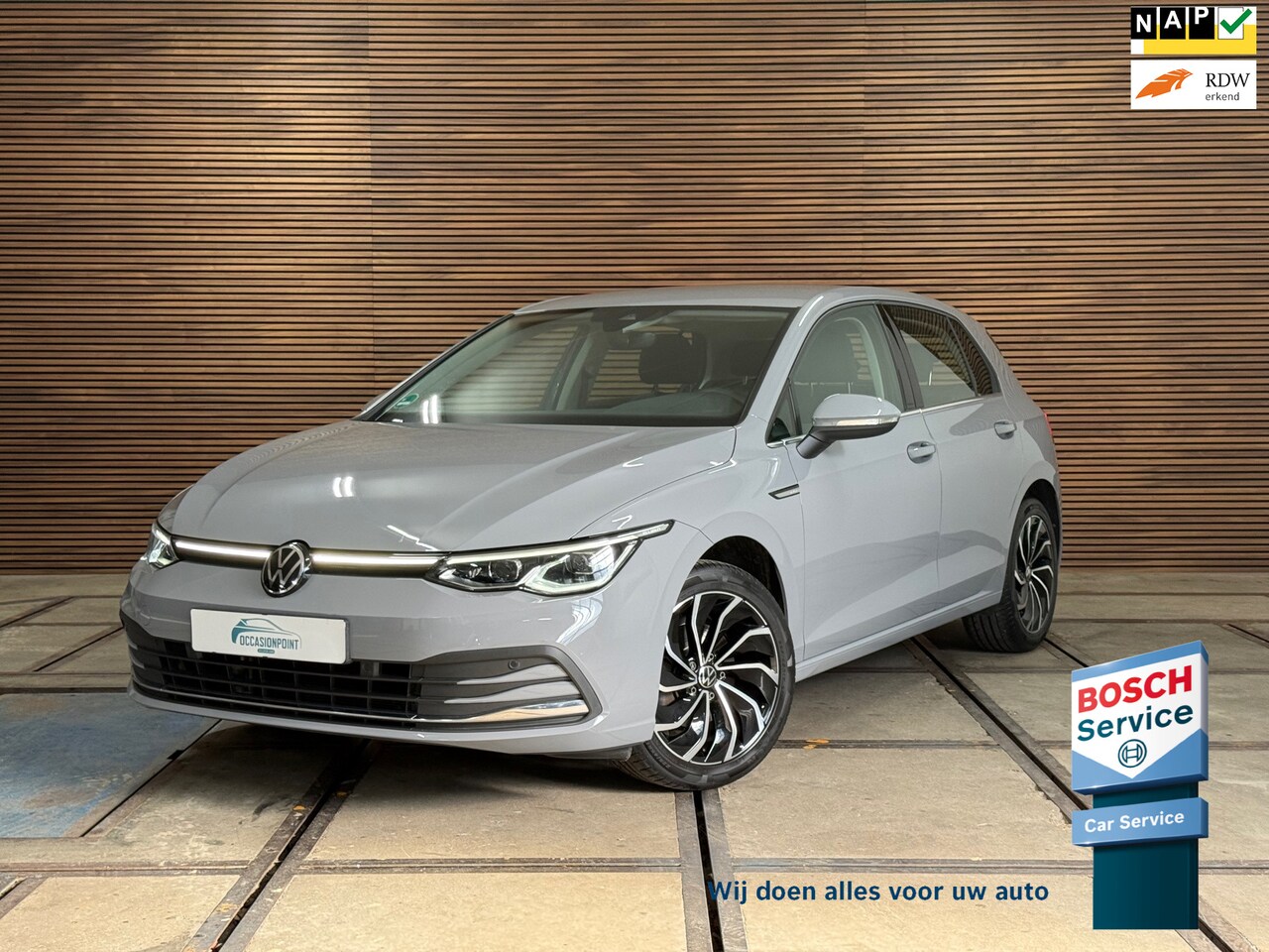 Volkswagen Golf - 1.5 eTSI Style Automaat | Massagestoel | Virtual Cockpit | IQ Light | PDC Voor + Achter - AutoWereld.nl