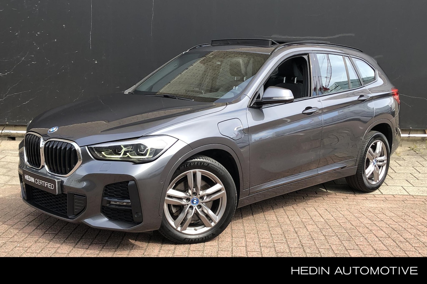 BMW X1 - xDrive25e High Executive | M-Sport Pakket | Panorama Dak | Adaptief Cruise Control | Achte - AutoWereld.nl