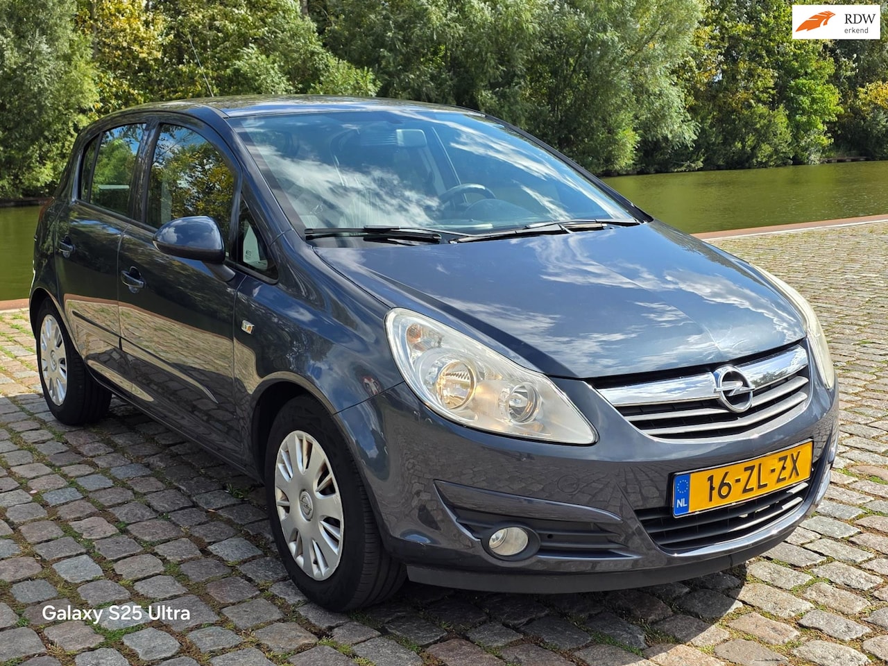 Opel Corsa - 1.4-16V Enjoy 1e eigenaar dealer onderhouden airco elektrische ramen cv op afs - AutoWereld.nl