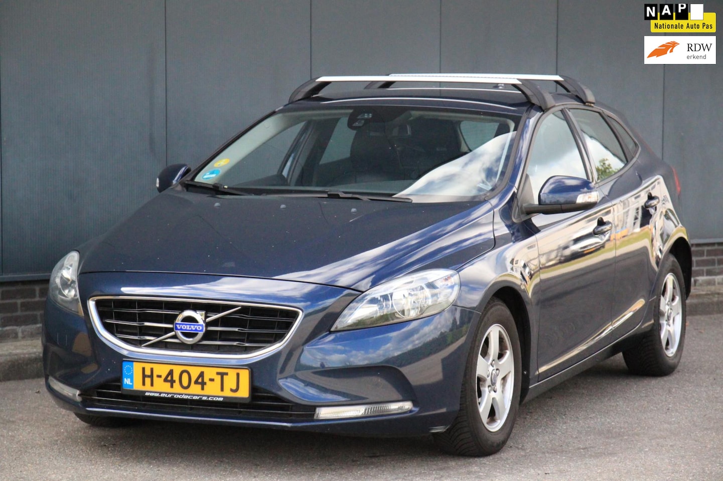 Volvo V40 - 1.6 D2 Kinetic Leer/Navigatie/Parkeersensor/Apk 05-2026 - AutoWereld.nl