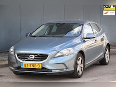 Volvo V40 - 2.0 D3 Momentum 5 Cilinder/Camera/Stoelverwarming/Navigatie