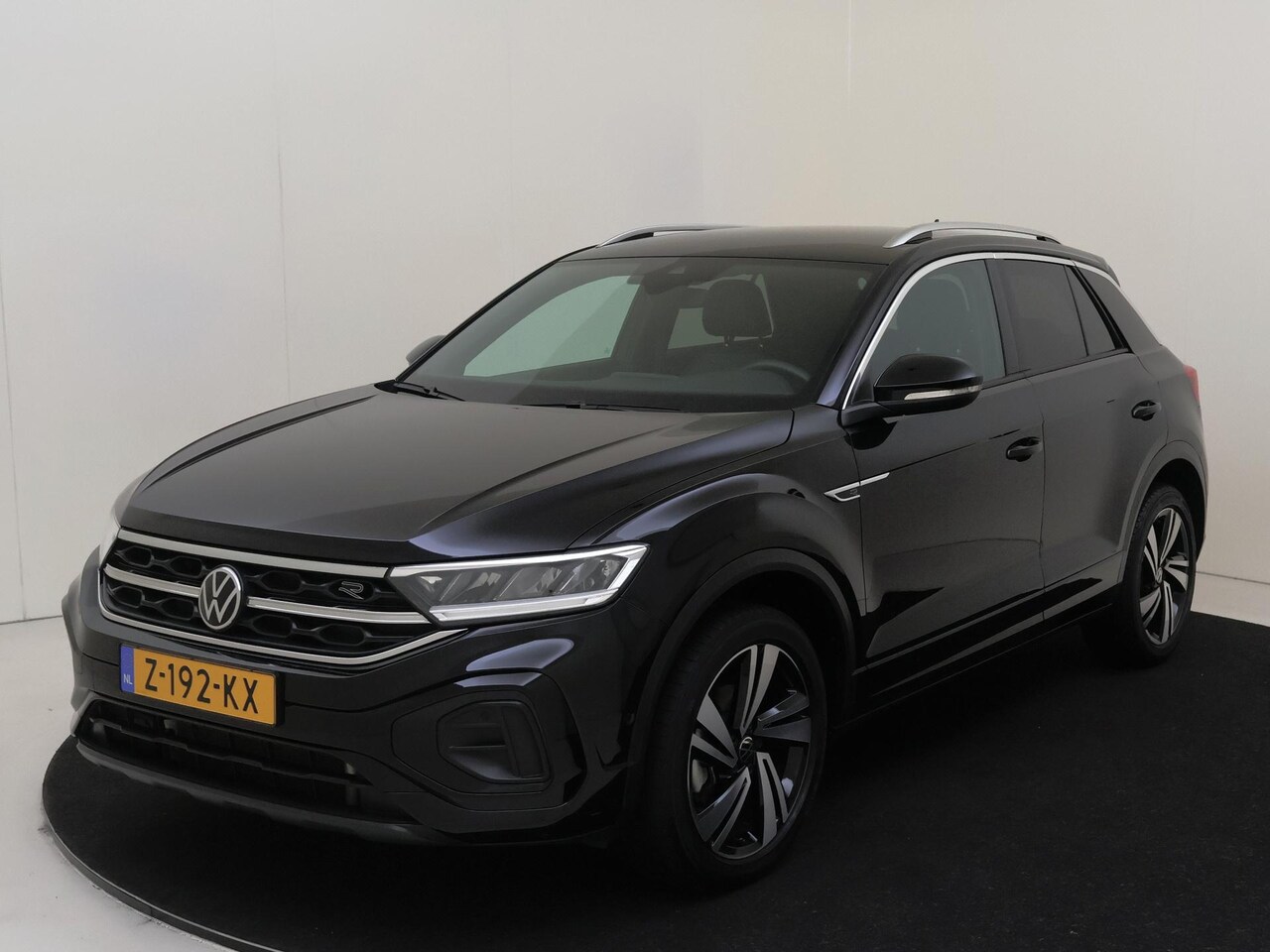 Volkswagen T-Roc - 1.5 TSI R-Line | Trekhaak | Parkeerassistent | Keyless | Dodehoek detectie | Stoelverwarmi - AutoWereld.nl