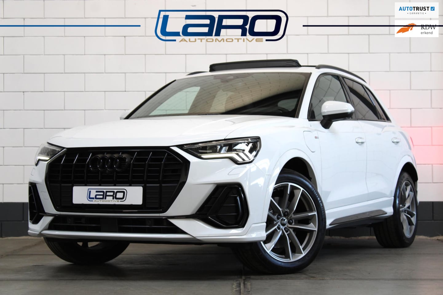 Audi Q3 - 45 TFSI e S-line 245pk | Pano 360 Sfeer ACC Matrix BTW Elek. stoel - AutoWereld.nl