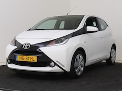 Toyota Aygo - 1.0 VVT-i x-play I Airco I 5 Deurs I Zuinig I Camera I Centrale vergrendeling met afstands
