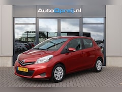 Toyota Yaris - 1.3 VVT-i Aspiration 99pk Clima, Cruise, achteruitkijk camera, Trekhaak afnb