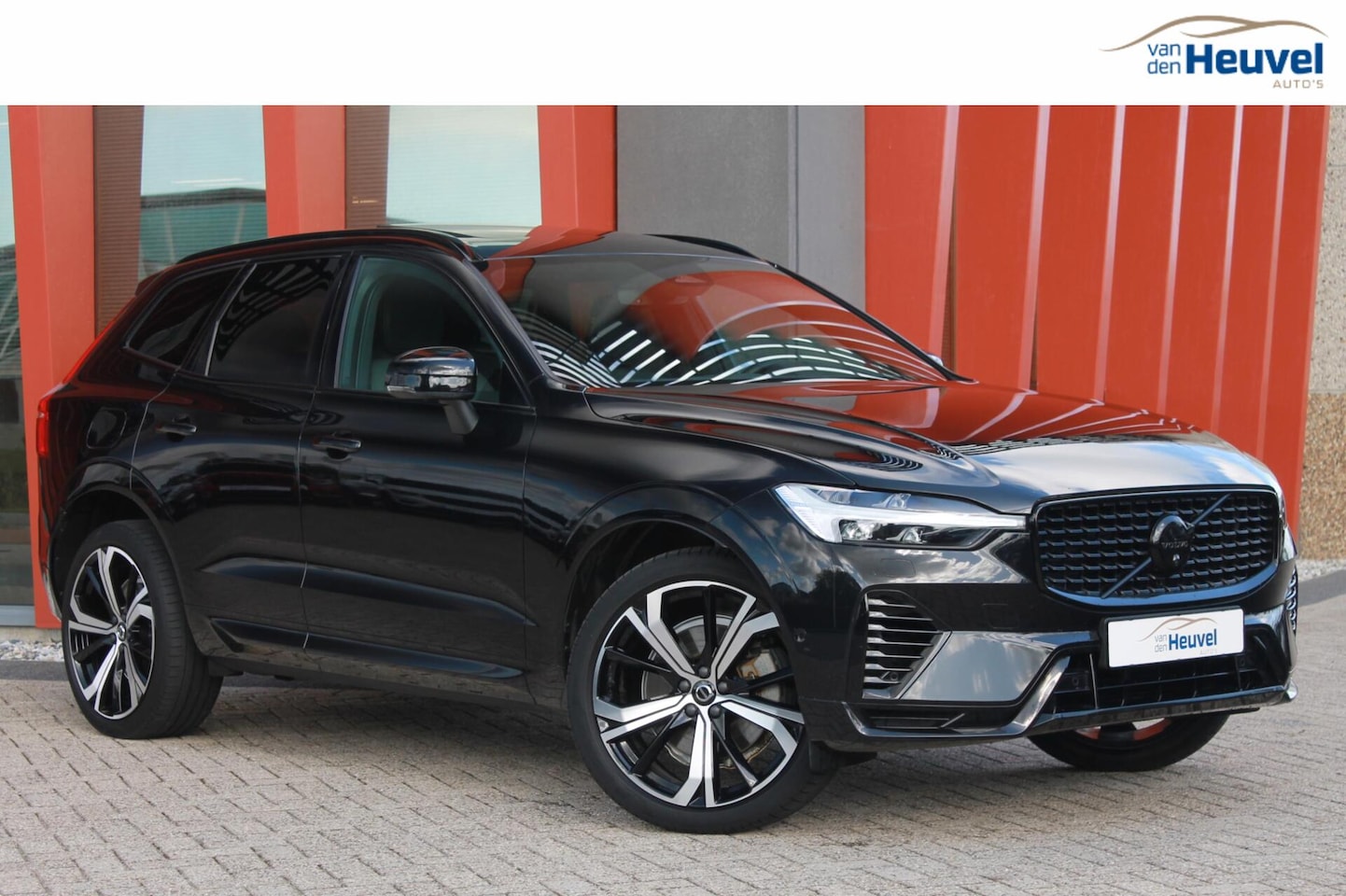Volvo XC60 - T6 Recharge AWD Ultimate Dark | Long Range | Stoelverwarming | Harman / Kardon | 360° Came - AutoWereld.nl