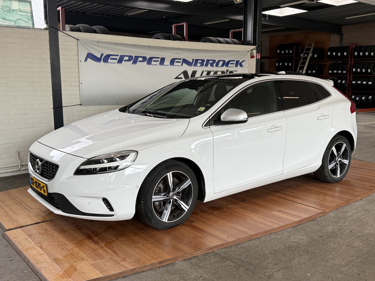Volvo V40 - 1.5 T3 Polar+ Sport - AutoWereld.nl