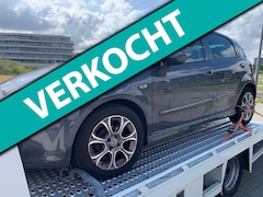 Fiat Punto Evo - 1.3 M-Jet Lounge motor tikt Zo mee