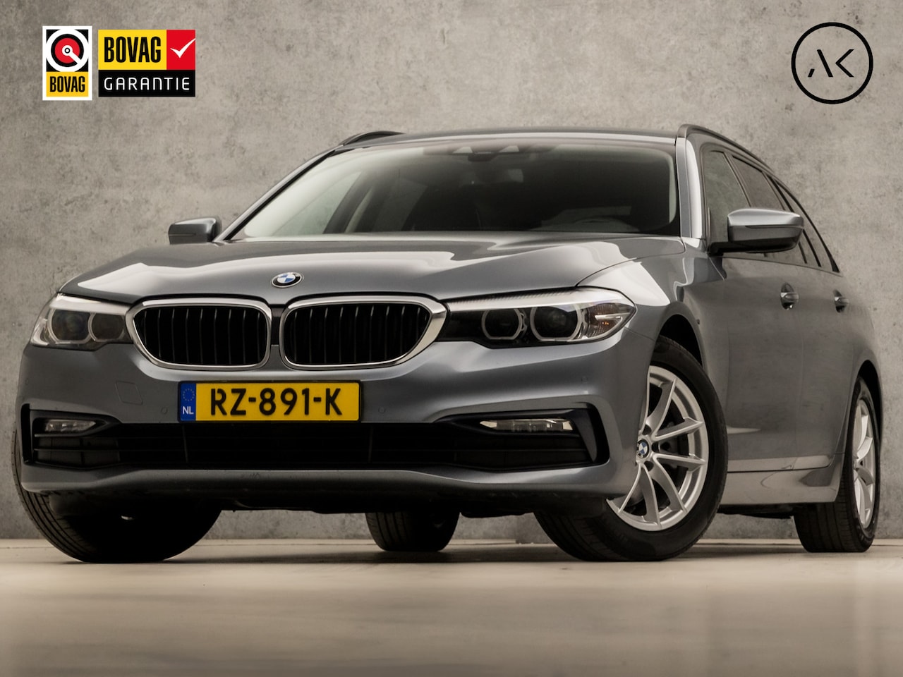 BMW 5-serie Touring - 520d Executive Sportline 191Pk Automaat (APPLE CARPLAY, LEDER, SFEERVERLICHTING, GETINT GL - AutoWereld.nl