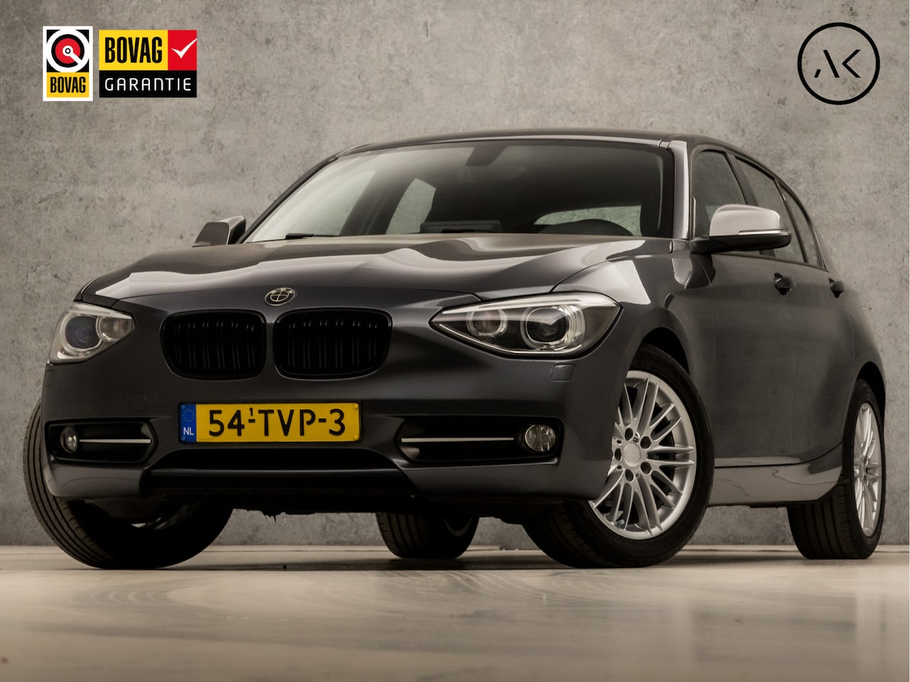 BMW 1-serie - 116i Sportline Automaat (APPLE CARPLAY, CAMERA, 4 CILINDER, XENON, SPORTSTOELEN, PARKEERSE - AutoWereld.nl
