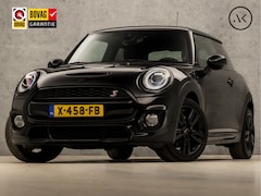 MINI Cooper S - 2.0 John Cooper Works 192Pk (APPLE CARPLAY, GROOT NAVI, HEAD-UP DISPLAY, LEDEREN SPORTSTOE
