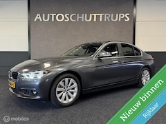 BMW 3-serie - 320i Centennial High Executive AUTOMAAT / LEDER / NAP