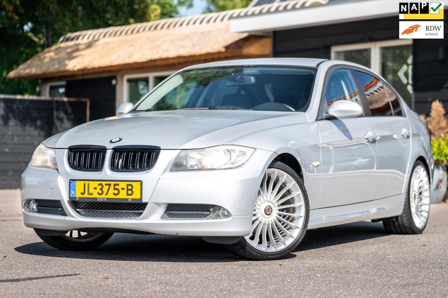 BMW 3-serie - 318i Ketting & klepseals vervangen 2024 I 19 Inch Breedset I Climate I Parkeersensoren - AutoWereld.nl