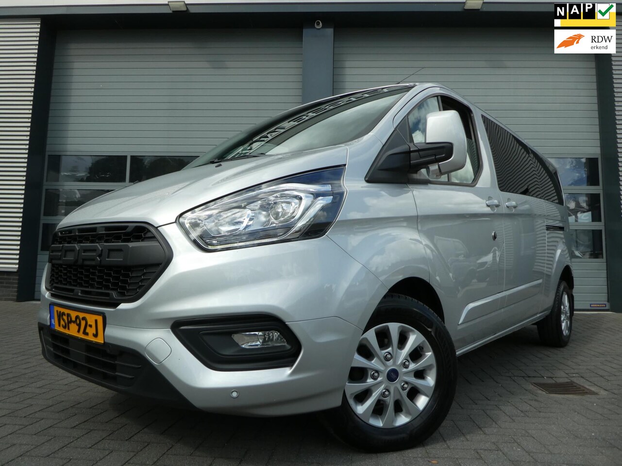 Ford Transit Custom - 300 2.0 TDCI L2 170pk, DC, Dubbel Cabine, LED, 2xSchuifdeur. - AutoWereld.nl
