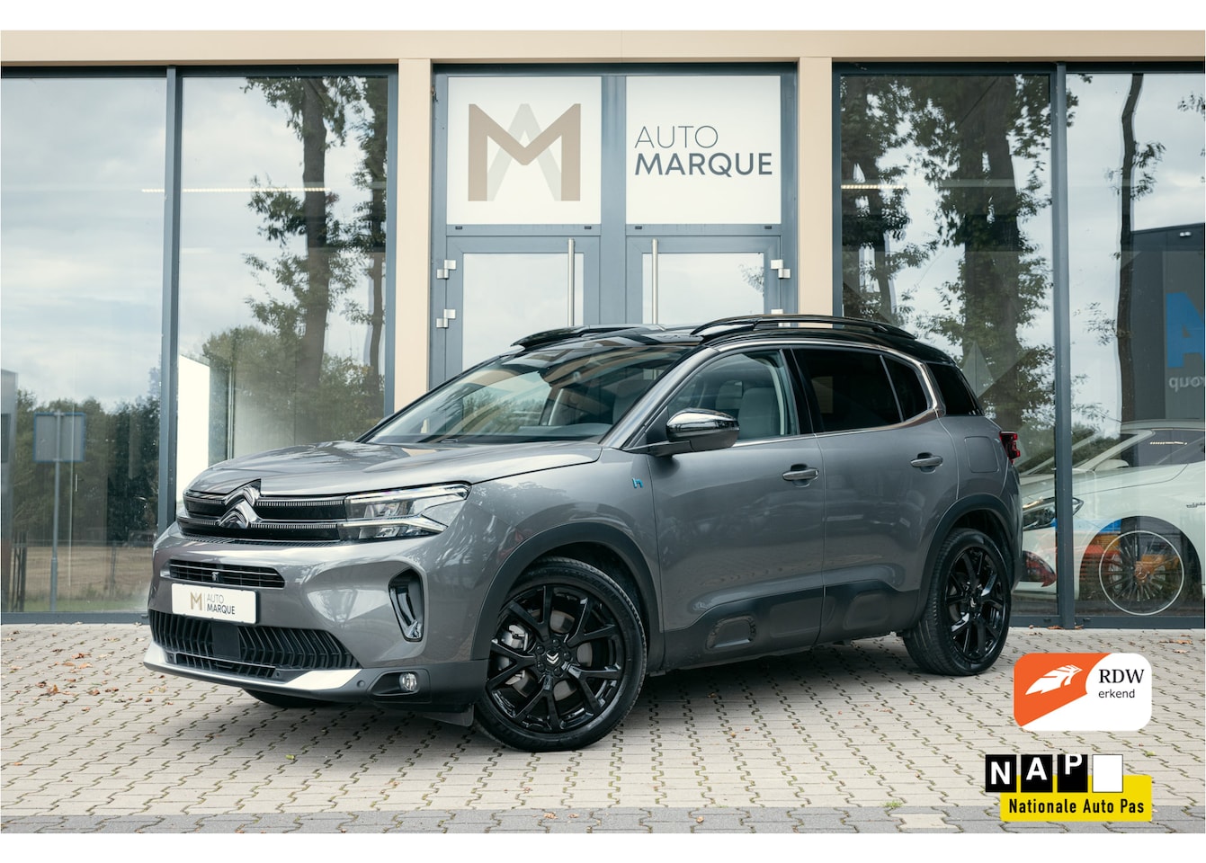 Citroën C5 Aircross - 1.6 Plug-in Hybrid 225PK | Shine | Panoramadak | Black Pack | 19" LM Velgen | Achteruitrij - AutoWereld.nl
