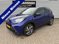 Toyota Aygo X - 1.0 VVT-i S-CVT Envy Automaat met 934 KM Uniek | Automaat | Ndl Auto | Camera | Clima | JB