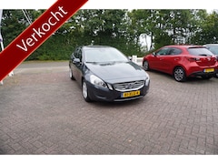 Volvo V60 - 1.6 T3 Momentum TREKHAAK STOELVERWARMING LEER NAVI