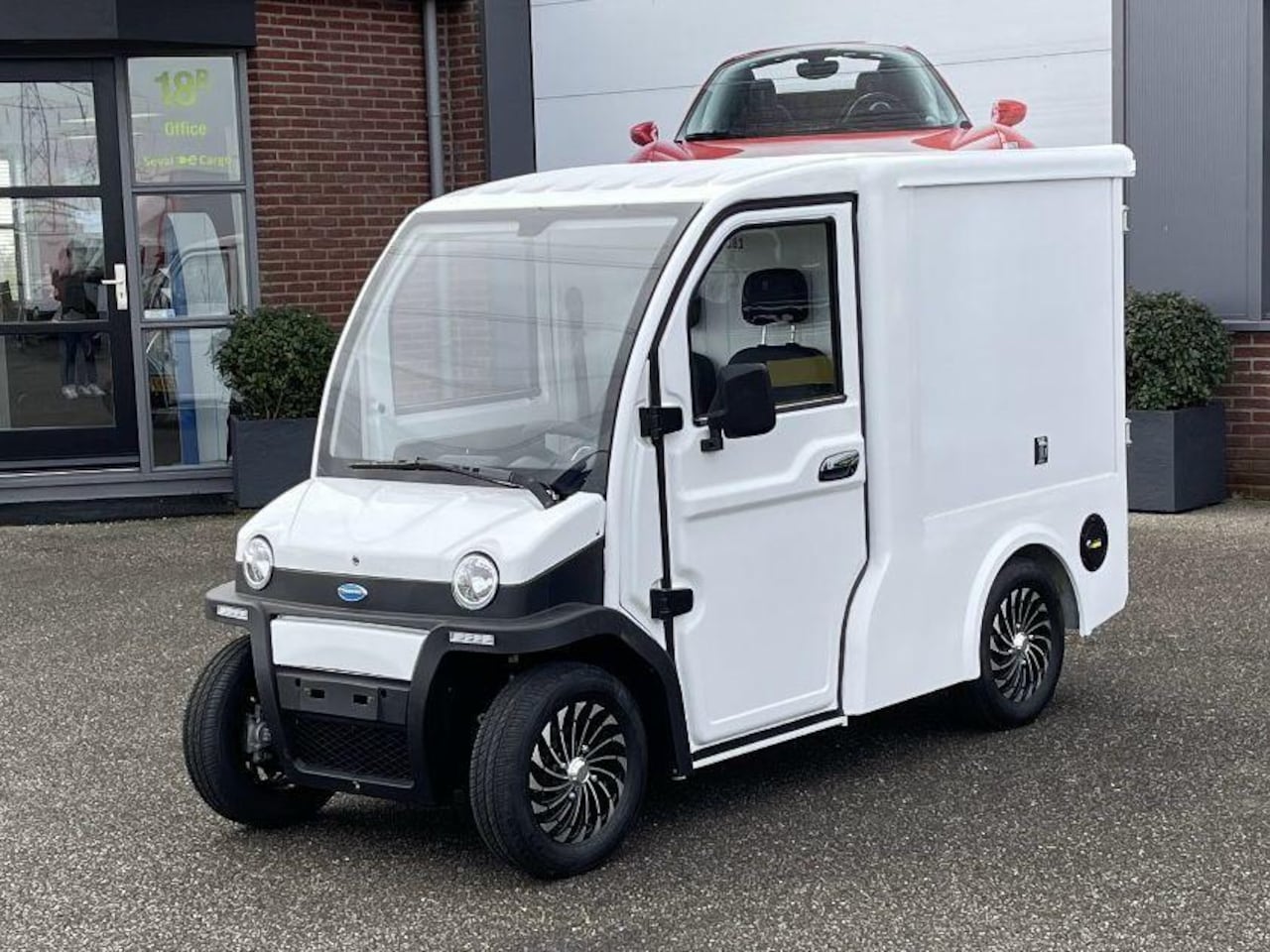 Cenntro C150 - | L7e | Lithium | Meerprijs Rolluik € 990 C150 | Lithium | L7e | 2023 45 km - AutoWereld.nl