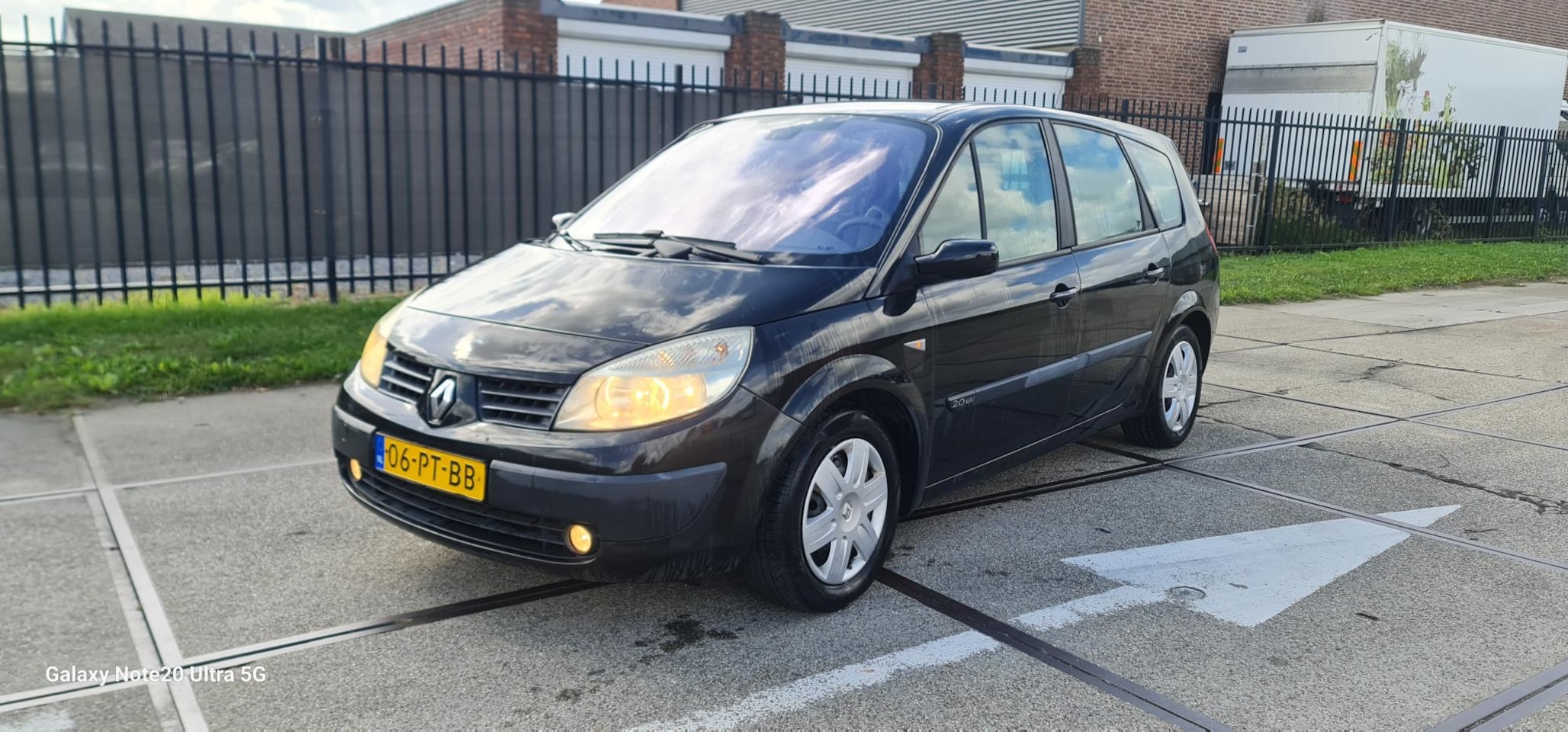 Renault Grand Scénic - 2.0-16V Privilège Luxe Renault Grand Scenic 7pers Airco apk 11-7-2026 - AutoWereld.nl