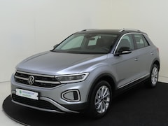 Volkswagen T-Roc - 1.5 TSI Style | Dodehoek detectie | Keyless | Achteruitrijcamera | Stoel- en stuurwielverw