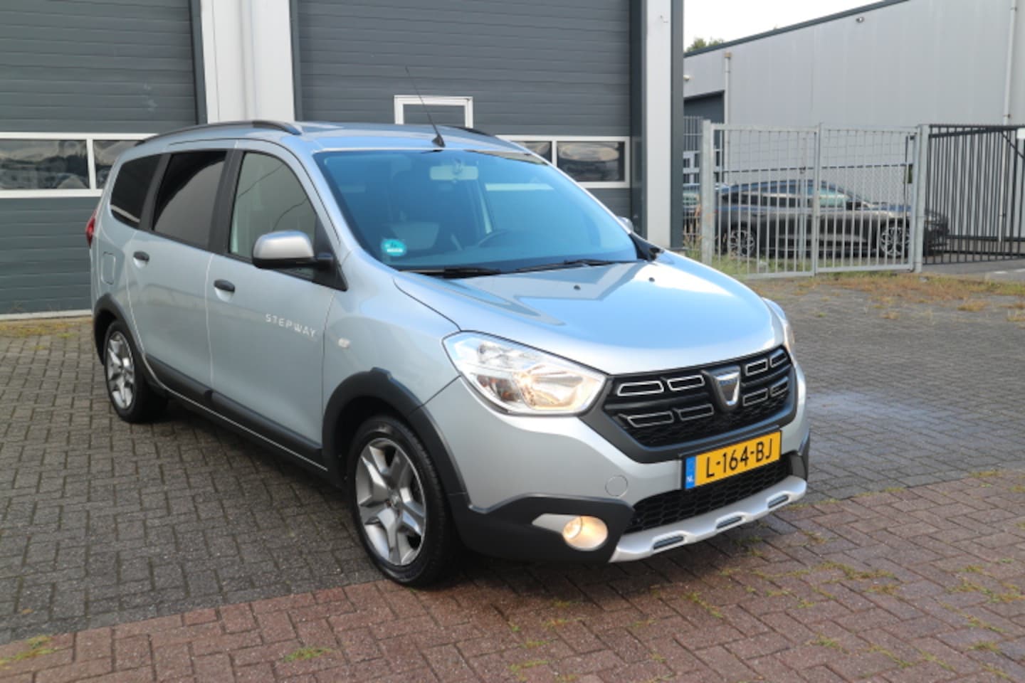 Dacia Lodgy - 1.3 TCe Stepway 5p 1.3 TCe Stepway 5p - AutoWereld.nl