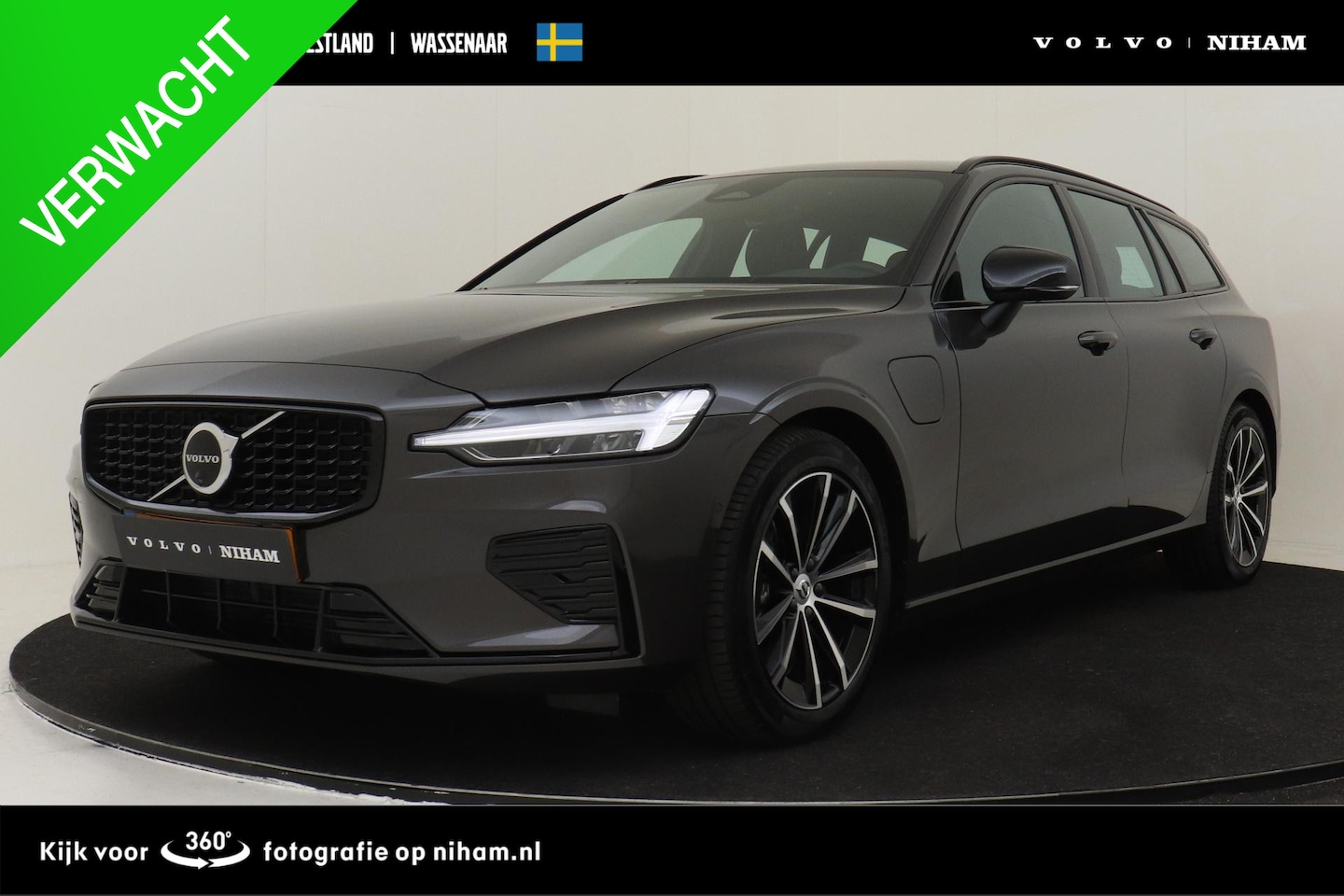 Volvo V60 - T6 PLUG-IN HYBRID AWD PLUS DARK -HARMAN/KARDON|360°CAM|BLIS|TREKHAAK|POWER-SEATS - AutoWereld.nl