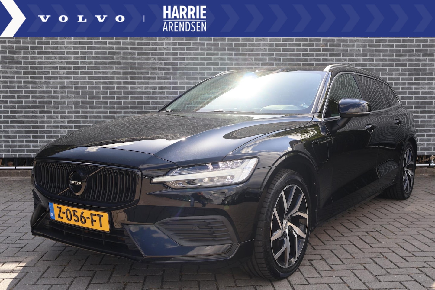Volvo V60 - 2.0 T6 Twin Engine AWD Momentum Pro 2.0 T6 Twin Engine AWD Momentum Pro - AutoWereld.nl