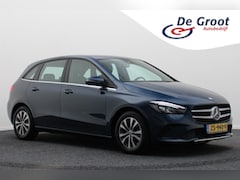 Mercedes-Benz B-klasse - 180 Business Solution Automaat LED, Apple Carplay, Camera, Lane Assist, Trekhaak, PDC